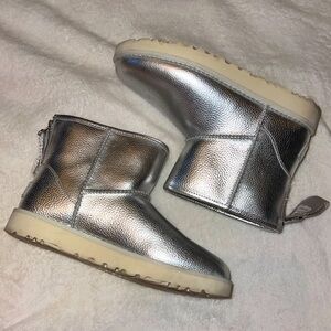 silver metallic uggs